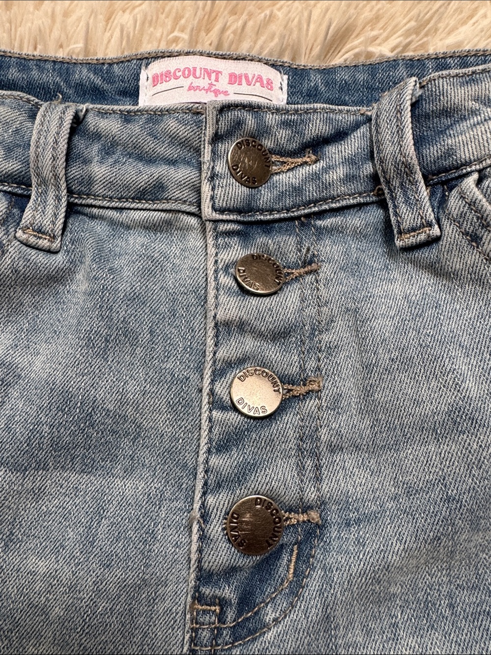Discount Divas High-Rise Button Fly Jean Shorts 💗 Light Wash - Picture 9 of 11